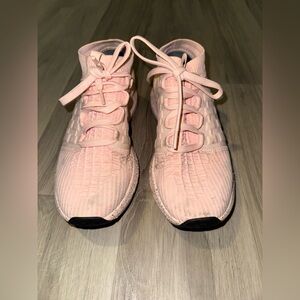 Under Armour Women's Light Pink Athletic Shoes